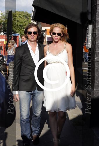 Amsterdam 28 augustus 2012
5 jaar grazia Magazine wordt gevierd met feestje in Armani winkel op de pc hooftstraat. Sylvie v d Vaart ontvangt het eerste exemplaar uit handen van Hilmar Mulder. Nicolette Kluijver zwanger met man
Peter Smulders bv