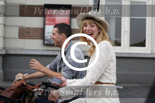 Amsterdam 29 augustus 2012
Noortje Herlaar en William Spaaij op de fiets in Amsterdam.
Peter Smulders bv
