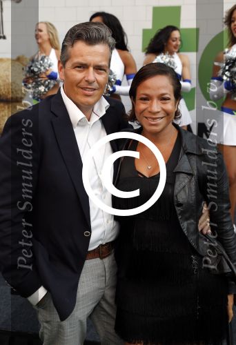 Amsterdam 11 september 2012
Premiere TED in pathe arena. Nurlaila Karim met man Muriel Wolda
Peter Smulders bv