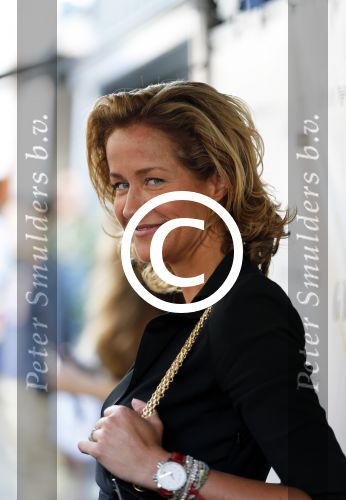 Amsterdam 28 augustus 2012
5 jaar grazia Magazine wordt gevierd met feestje in Armani winkel op de pc hooftstraat. Sylvie v d Vaart ontvangt het eerste exemplaar uit handen van Hilmar Mulder. Paulien Huizinga
Peter Smulders bv