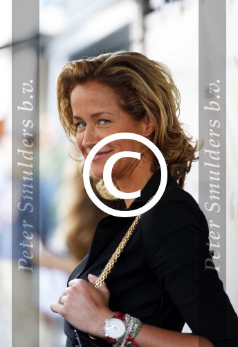 Amsterdam 28 augustus 2012
5 jaar grazia Magazine wordt gevierd met feestje in Armani winkel op de pc hooftstraat. Sylvie v d Vaart ontvangt het eerste exemplaar uit handen van Hilmar Mulder. Paulien Huizinga
Peter Smulders bv