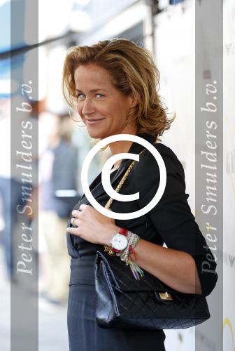 Amsterdam 28 augustus 2012
5 jaar grazia Magazine wordt gevierd met feestje in Armani winkel op de pc hooftstraat. Sylvie v d Vaart ontvangt het eerste exemplaar uit handen van Hilmar Mulder. Paulien Huizinga
Peter Smulders bv