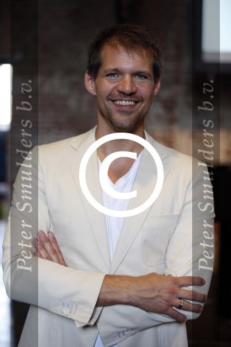 Amsterdam 11 september 2012
Presentatie aspect of love met oa lone v Roosendaal Ernst daniel Smid Rene v Kooten en Maaike Widdershoven.
Peter Smulders bv