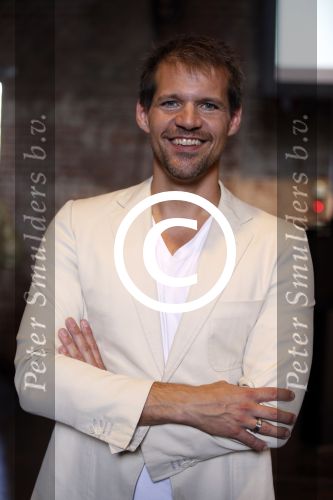 Amsterdam 11 september 2012
Presentatie aspect of love met oa lone v Roosendaal Ernst daniel Smid Rene v Kooten en Maaike Widdershoven.
Peter Smulders bv