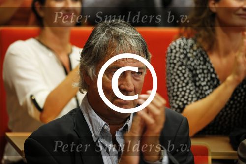 Breukelen 10 september 2012
Joop van de Ende krijgt ere doctoraat op universiteit Neyerode. Aanwezig zijn zijn vrouw Janine en kinderen Iris en Vincent. Ron Brandsteder
Peter Smulders bv