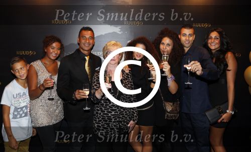Amsterdam 1 september 2012
Ruud Gullit viert zijn 50e verjaardag in members only van Tommy Hilfiger. Ruud met Joelle Maxim Felicity Chermaine Quincy Cheyenne en zijn moeder
Peter Smulders bv