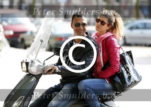 Amsterdam 3 september 2012
Ruud Gullit met zijn dochter Cheyenne op vespa scooter.
Peter Smulders bv