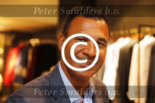 Utrecht 17 september 2012
Ruud Gullit opent society shop in Utrecht.
Peter Smulders bv