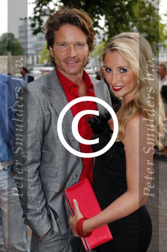 Amsterdam 29 augustus 2012
Premiere Yab Yum in carre. sander Janson met vriendin
Peter Smulders bv