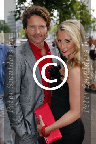 Amsterdam 29 augustus 2012
Premiere Yab Yum in carre. sander Janson met vriendin
Peter Smulders bv