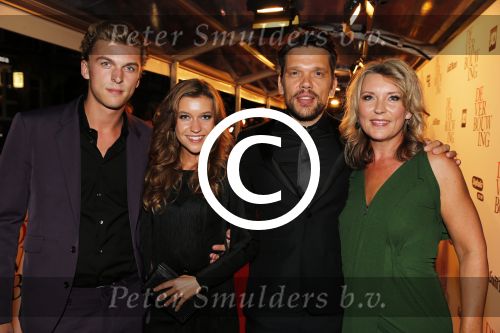 Amsterdam 3 september 2012
Premiere de verbouwing in het nieuwe de la mar theater. Saskia Noort met vriend en kinderen
Peter Smulders bv