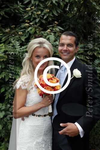 Valkenburg 31 augustus 2012
Suze Mens en Emiel de Sevren Jacquet trouwen in de kerk  chateau st Gerlach.
Aanwezig zijn zus Marloes met Michiel Mol en vader Harry en moeder Suze. Ook Mona en haar dochters Nour en Sarah zijn aanwezig.
Peter Smulders bv