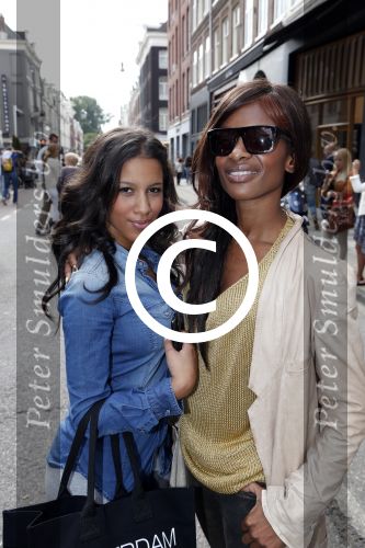 Amsterdam 2 september 2012
Grazi PC Catwalk op de pc hooftstraat. Sylvana Simons met dochter die mee liep met de modeshow
Peter Smulders bv
