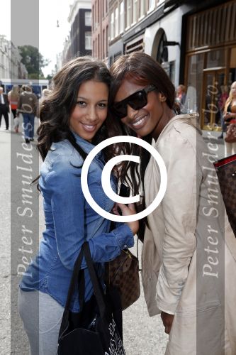 Amsterdam 2 september 2012
Grazi PC Catwalk op de pc hooftstraat. Sylvana Simons met dochter die mee liep met de modeshow
Peter Smulders bv