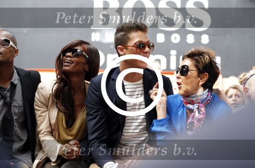 Amsterdam 2 september 2012
Grazi PC Catwalk op de pc hooftstraat. Sylvana Simons met een kennis
Peter Smulders bv