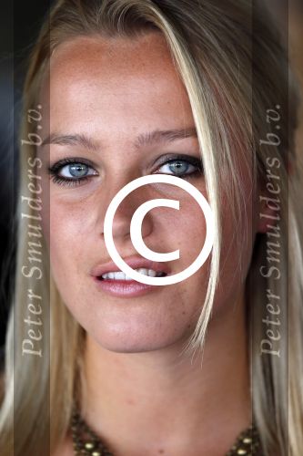Amsterdam 3 september 2012
Presentatie deelnmemers expeditie Robinson bij strand west . Tess Milne
Peter Smulders bv