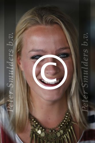 Amsterdam 3 september 2012
Presentatie deelnmemers expeditie Robinson bij strand west . Tess Milne
Peter Smulders bv