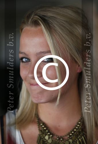 Amsterdam 3 september 2012
Presentatie deelnmemers expeditie Robinson bij strand west . Tess Milne
Peter Smulders bv