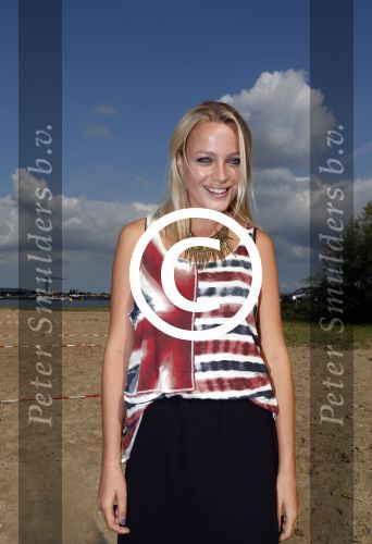Amsterdam 3 september 2012
Presentatie deelnmemers expeditie Robinson bij strand west . Tess Milne
Peter Smulders bv