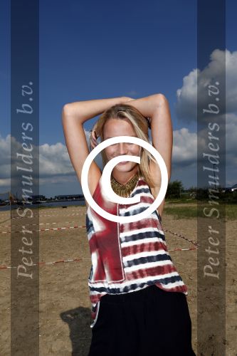 Amsterdam 3 september 2012
Presentatie deelnmemers expeditie Robinson bij strand west . Tess Milne
Peter Smulders bv