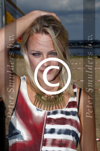 Amsterdam 3 september 2012
Presentatie deelnmemers expeditie Robinson bij strand west . Tess Milne
Peter Smulders bv