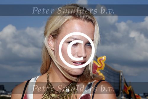 Amsterdam 3 september 2012
Presentatie deelnmemers expeditie Robinson bij strand west . Tess Milne
Peter Smulders bv