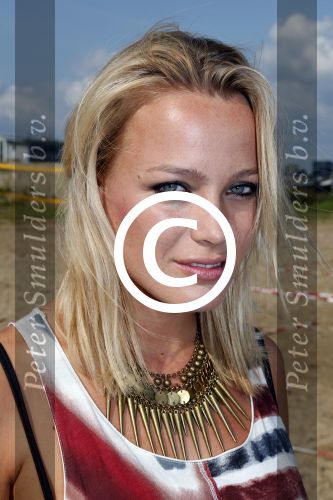 Amsterdam 3 september 2012
Presentatie deelnmemers expeditie Robinson bij strand west . Tess Milne
Peter Smulders bv