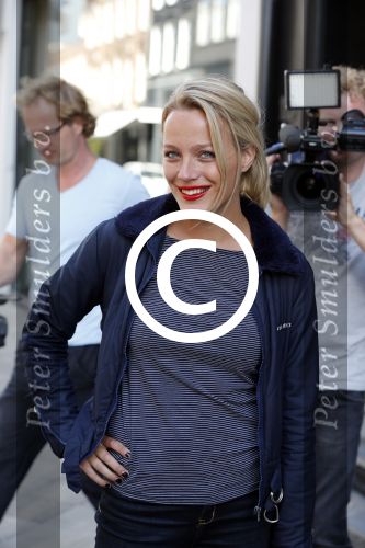Amsterdam 28 augustus 2012
Tess Milne op de pc hooftstraat.
Peter Smulders bv