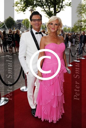 Amsterdam 29 augustus 2012
Premiere Yab Yum in carre.Tineke Schouten met visagist en chauffeur
Peter Smulders bv