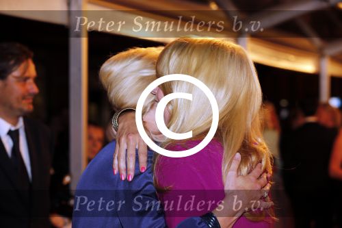Amsterdam 3 september 2012
Premiere de verbouwing in het nieuwe de la mar theater. Linda de Mol Tjitske Reidinga Susan Visser Lies Visschedijk en Will Koopman
Peter Smulders bv