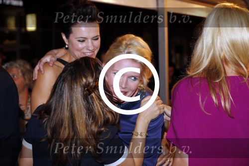 Amsterdam 3 september 2012
Premiere de verbouwing in het nieuwe de la mar theater. Linda de Mol Tjitske Reidinga Susan Visser Lies Visschedijk en Will Koopman
Peter Smulders bv