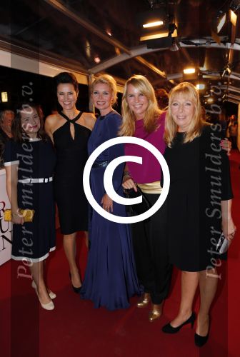 Amsterdam 3 september 2012
Premiere de verbouwing in het nieuwe de la mar theater. Linda de Mol Tjitske Reidinga Susan Visser Lies Visschedijk en Will Koopman
Peter Smulders bv