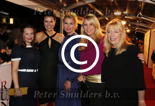 Amsterdam 3 september 2012
Premiere de verbouwing in het nieuwe de la mar theater. Linda de Mol Tjitske Reidinga Susan Visser Lies Visschedijk en Will Koopman
Peter Smulders bv