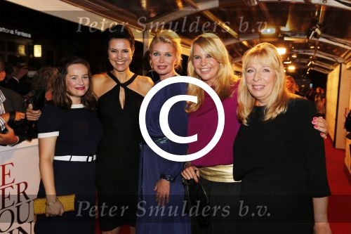 Amsterdam 3 september 2012
Premiere de verbouwing in het nieuwe de la mar theater. Linda de Mol Tjitske Reidinga Susan Visser Lies Visschedijk en Will Koopman
Peter Smulders bv