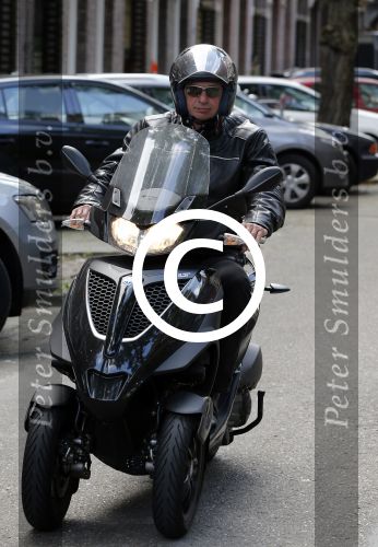 Amsterdam 6 september 2012
Willem Holleeder op zijn nieuwe piaggio MP3.
Peter Smulders bv