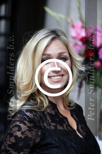 Amsterdam 11 september 2012
Uitreiking elegance awards in hotel the grand. zangeres DO Dominque v Hulst
Peter Smulders bv
