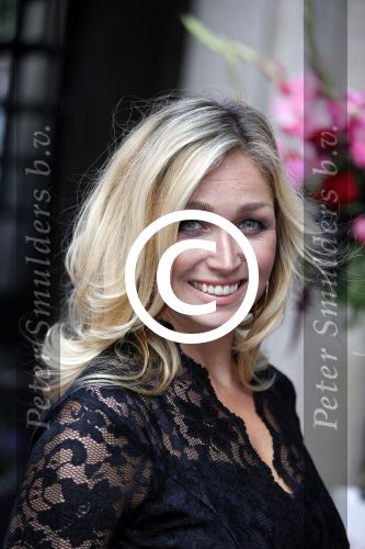 Amsterdam 11 september 2012
Uitreiking elegance awards in hotel the grand. zangeres DO Dominque v Hulst
Peter Smulders bv