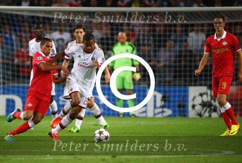 Eindhoven, 20 Augustus 2013
3e Voorronde CL PSV-AC Milan, eindstand 1-1
Adam Maher in duel met Urby Emanuelson
Foto Peter Smulders BV