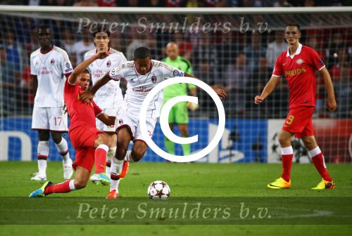Eindhoven, 20 Augustus 2013
3e Voorronde CL PSV-AC Milan, eindstand 1-1
Adam Maher  in duel met Urby Emaluselson
Foto Peter Smulders BV