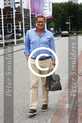 Hilversum 2 september 2013
Albert Verlinde komt Paulien Huiznga tegen op het mediapark