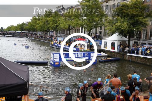 Amsterdam 8 september 2013
Amsterdam city swim door de grachten met diverse bn ers.