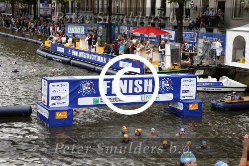 Amsterdam 8 september 2013
Amsterdam city swim door de grachten met diverse bn ers.