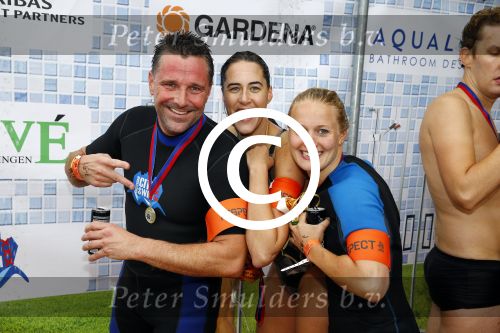 Amsterdam 8 september 2013
Amsterdam city swim door de grachten met diverse bn ers.