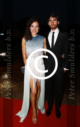 Scheveningen 9 september 2013
Premiere Smoorverliefd in het circustheater.
Anna Drijver met vriend Benja Bruijning