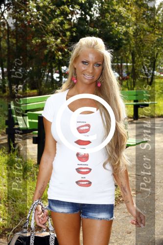 Hilversum 20 augustus 2013
Michael v d Plas en Samantha de Jong Barbie op het mediapark.
Peter Smulders bv