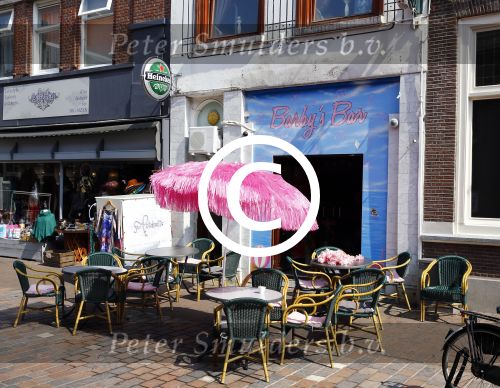 Scheveningen Den Haag 23 augustus 2013
Angelina de dochter van Michael v d Plas en Samantha de Jongh ( Barbie) viert haar eerste verjaardag in Barbys cafe.
Peter Smulders bv