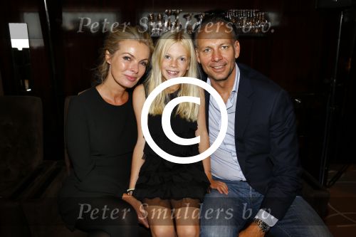 Amsterdam 8 september 2013
Modeshow Paul Schulten in het okura. Bart en Simone v Trojen met dochter