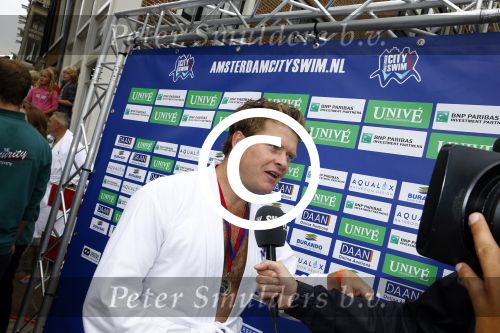 Amsterdam 8 september 2013
Amsterdam city swim door de grachten met diverse bn ers.
Beau v Erven Dorens