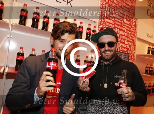 Amsterdam 14 augustus 2013
Ruud Feltkamp opent the concept store van Coca cola op de kalverstraat. Ben Saunders is ook aanwezig.
Peter Smulders bv
