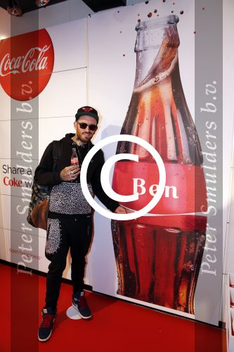 Amsterdam 14 augustus 2013
Ruud Feltkamp opent the concept store van Coca cola op de kalverstraat. Ben Saunders is ook aanwezig.
Peter Smulders bv